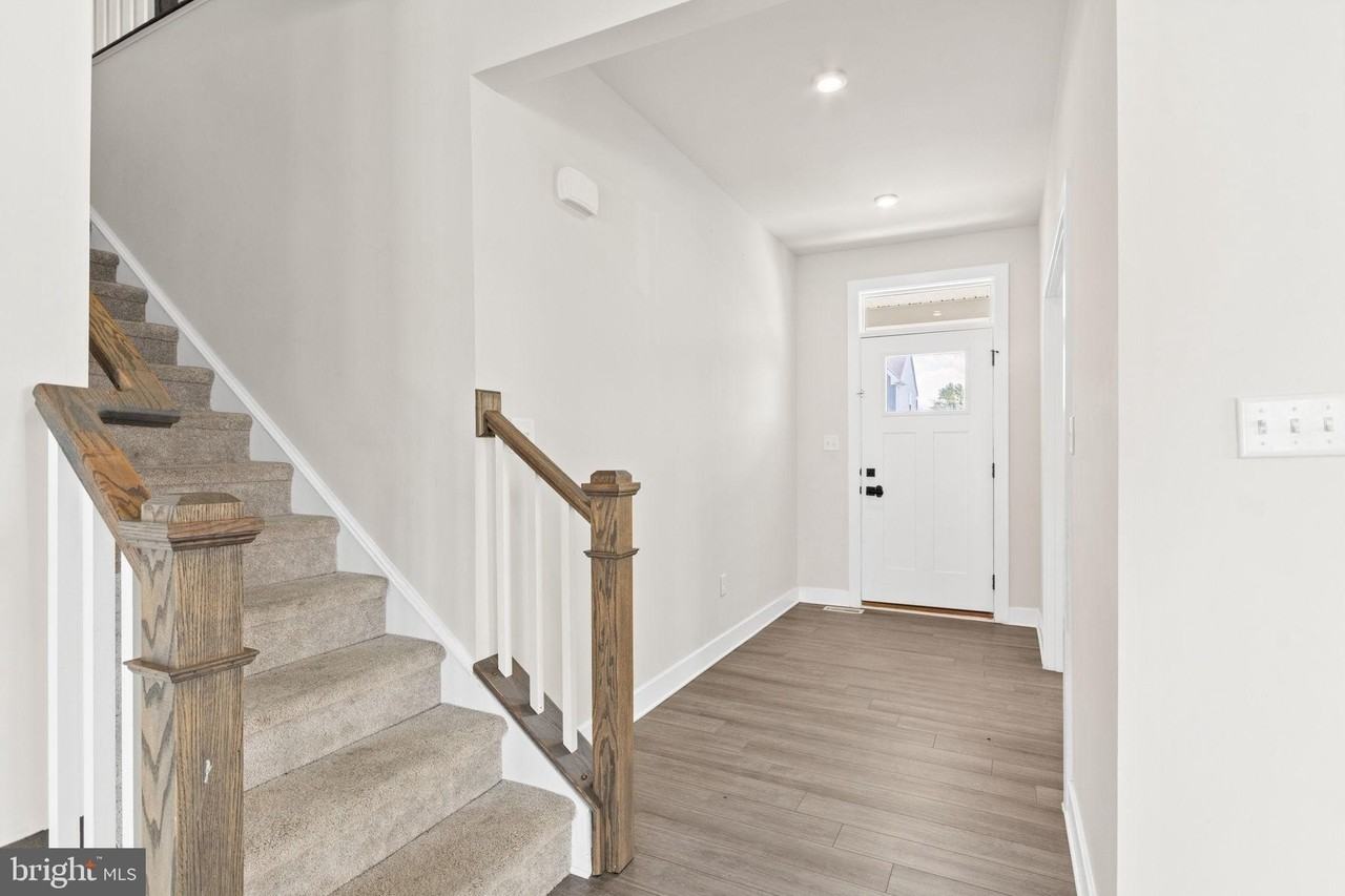 105 Weston Dr - Photo 4 of 30