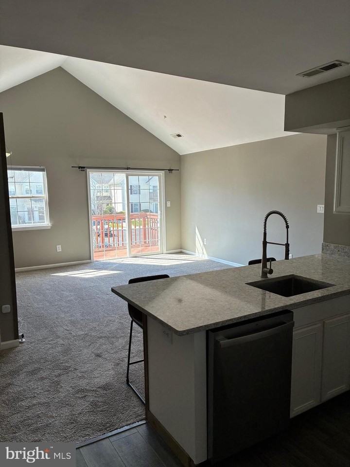 91 Wagon Wheel Rd Unit 91 - Photo 4 of 18