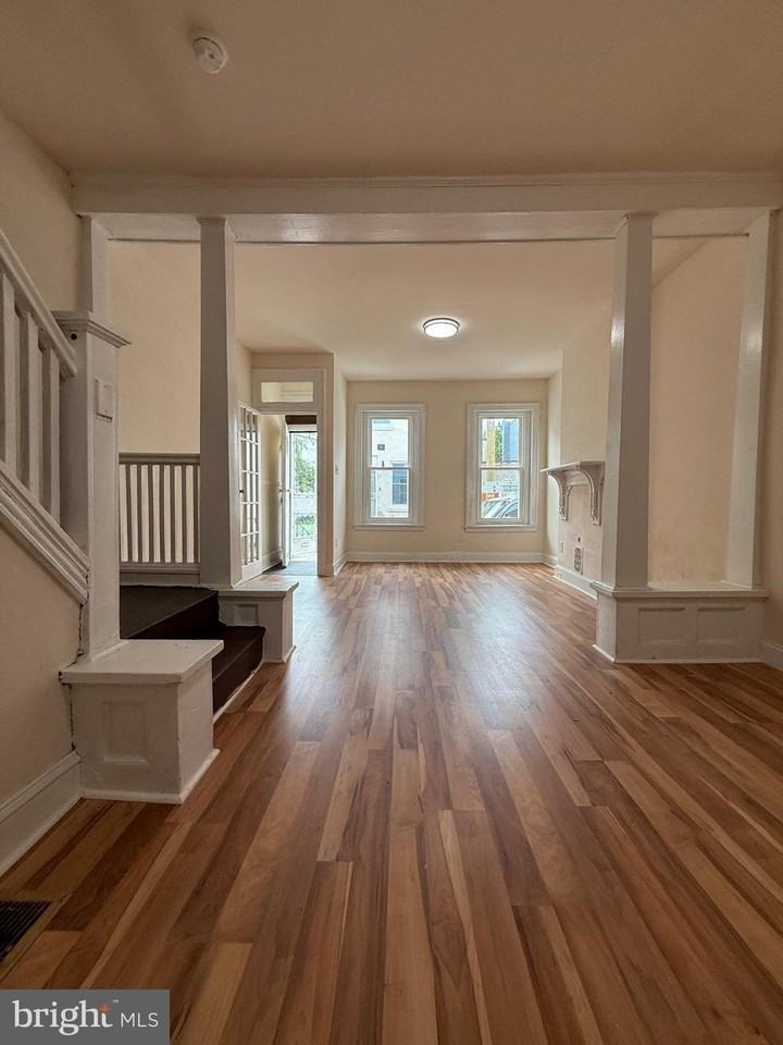 1861 N Judson St - Photo 2 of 11