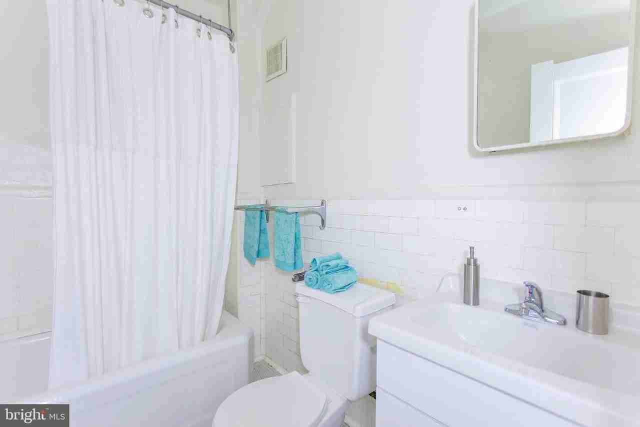 1229 Chestnut St Apt 1108 - Photo 5 of 21