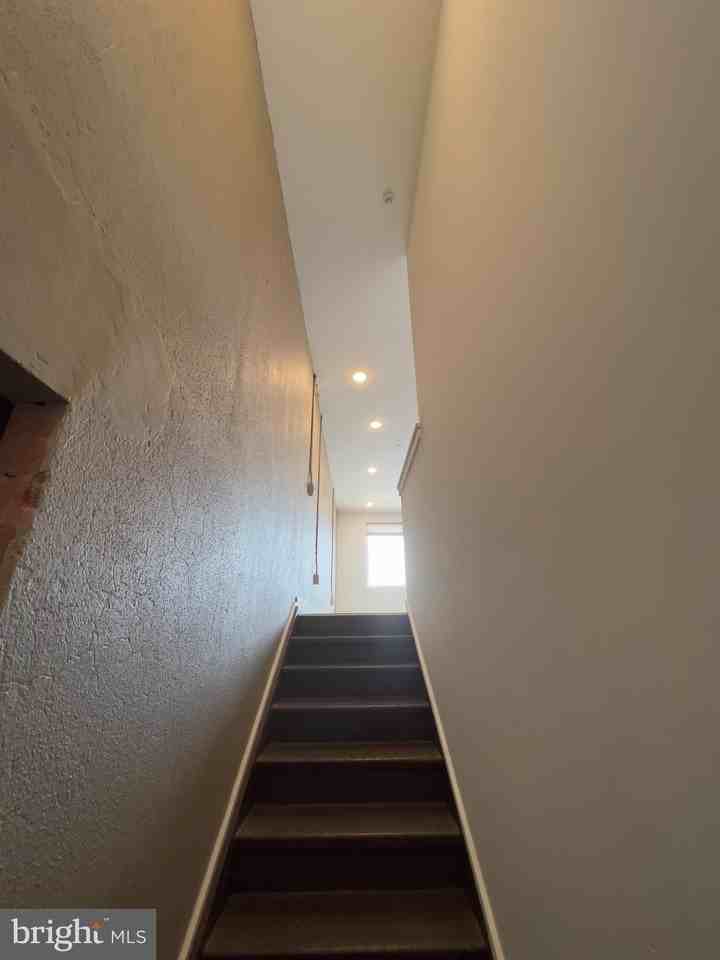 163739 Poplar St #6R - Photo 2 of 26