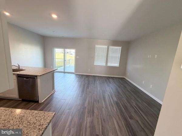 255 Maple Run Dr - Photo 3 of 8