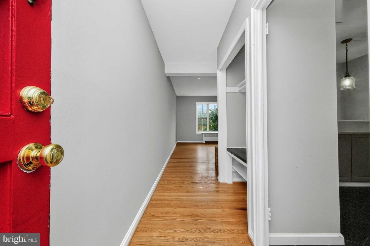 8 Kennedy St - Photo 3 of 31