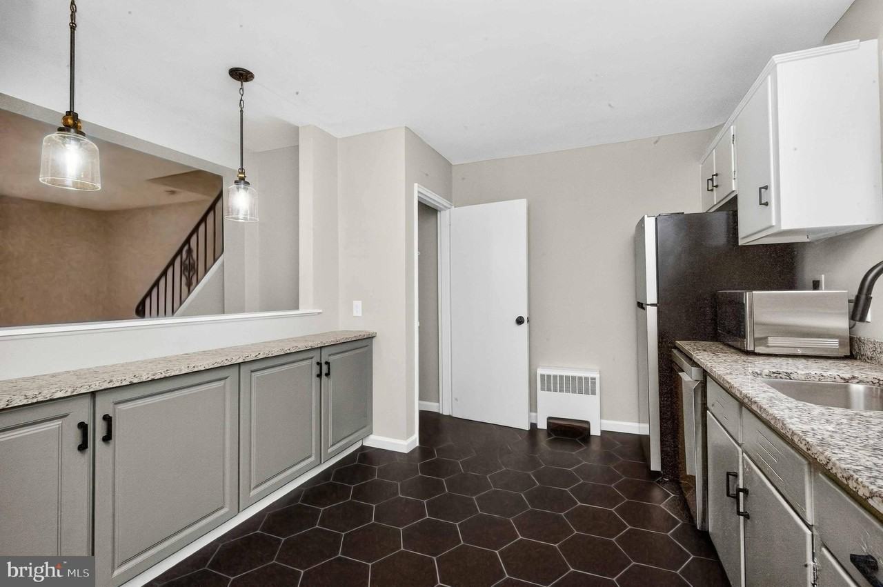 8 Kennedy St - Photo 5 of 31