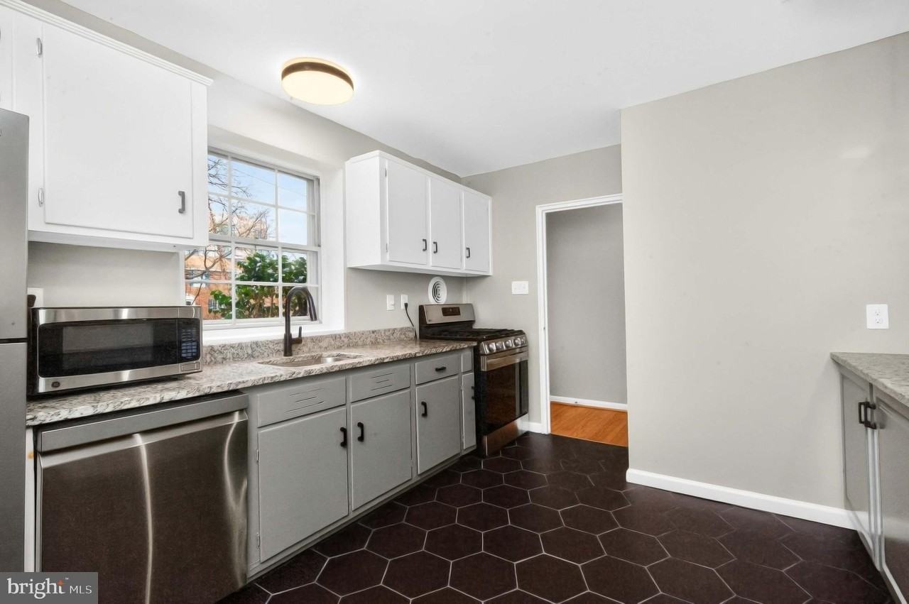 8 Kennedy St - Photo 7 of 31