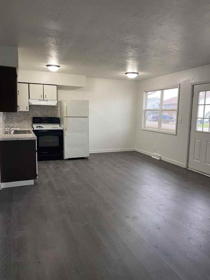 110 Tara Ct #1 - Photo 2 of 13