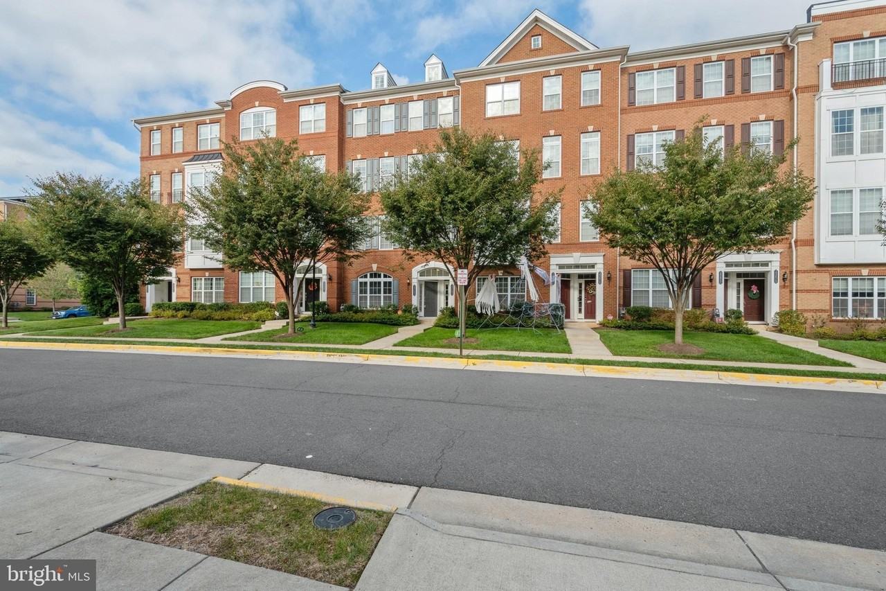 23485 Logans Ridge Ter - Photo 2 of 16