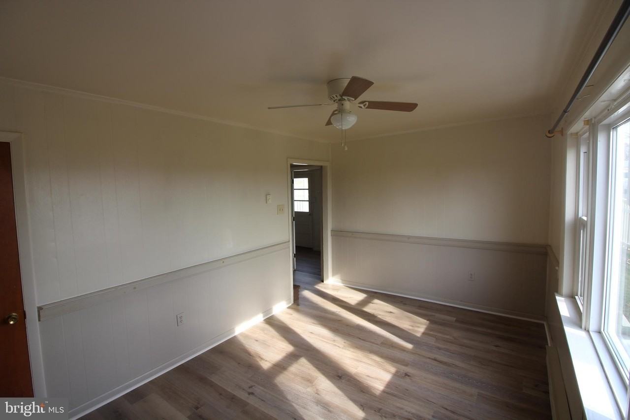 19801 Senedo Rd - Photo 3 of 16