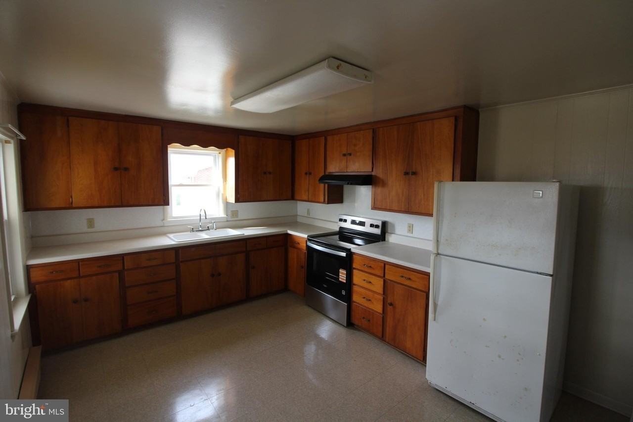 19801 Senedo Rd - Photo 5 of 16