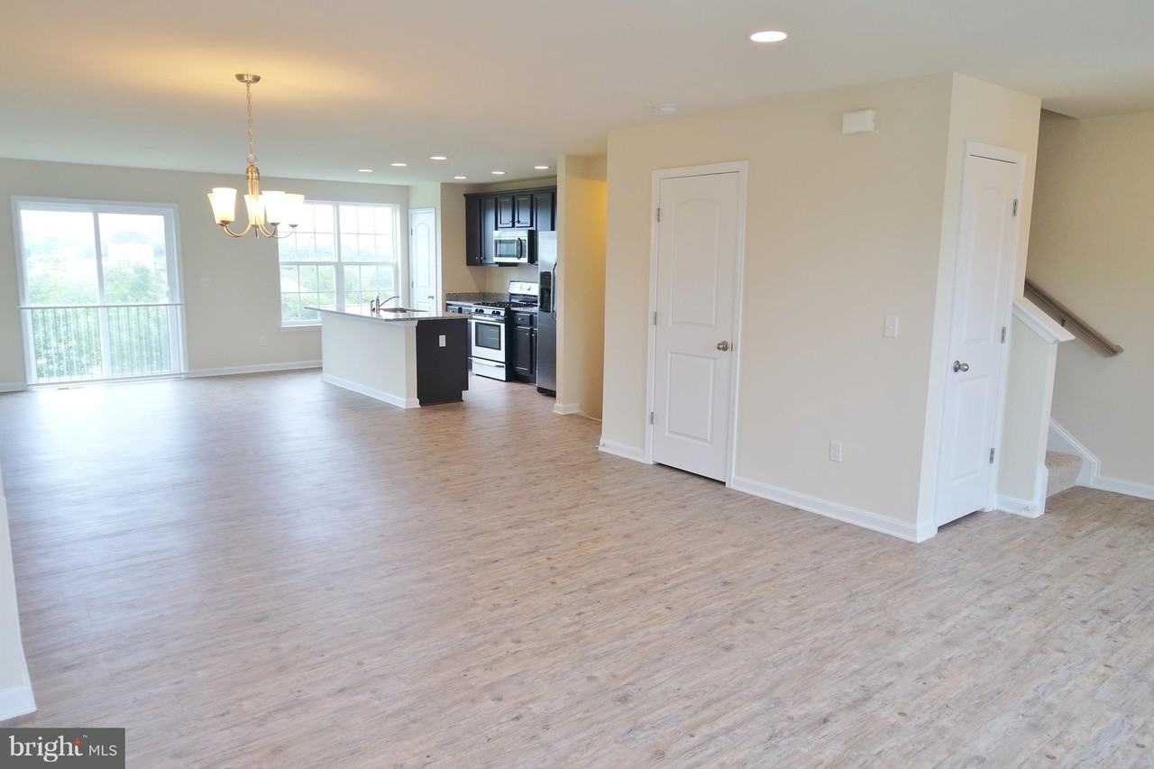 48 Niblick Sq - Photo 5 of 30