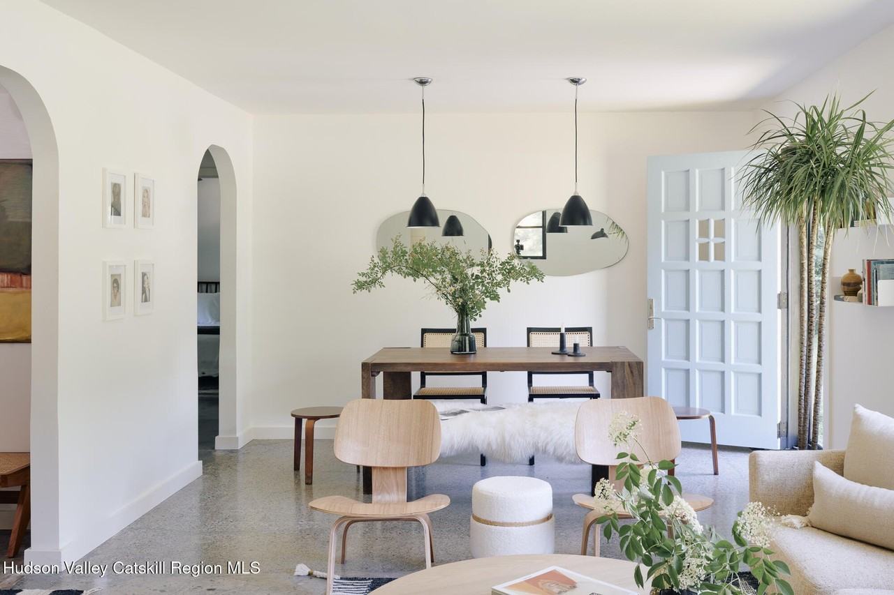 35 Race Track Rd - Photo 4 of 15