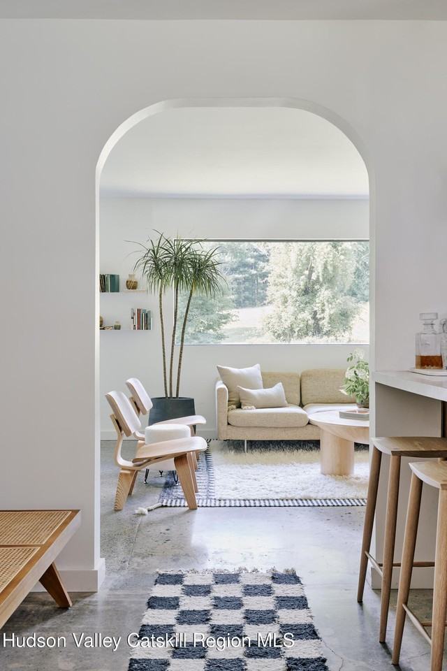 35 Race Track Rd - Photo 5 of 15