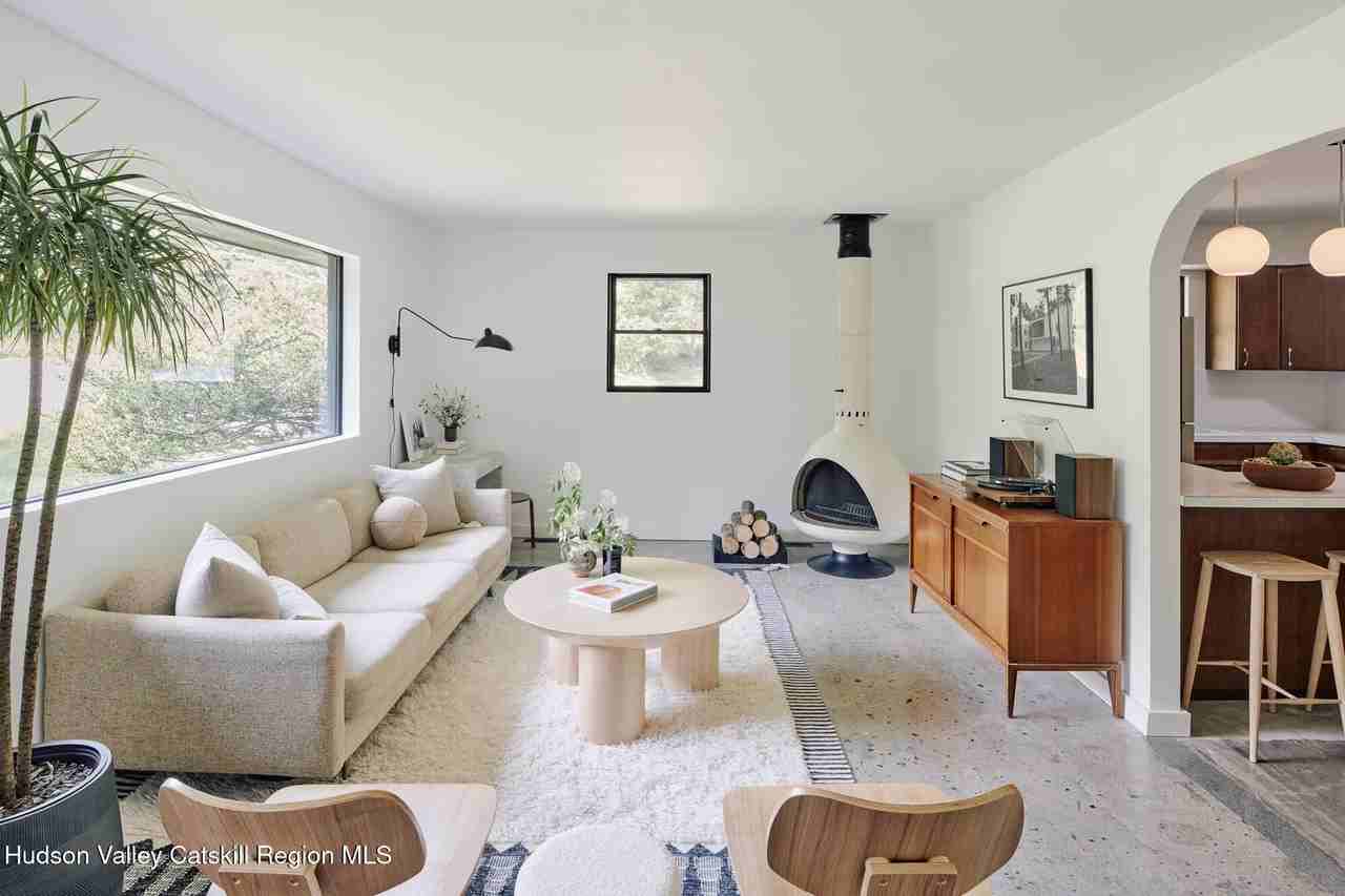 35 Race Track Rd - Photo 7 of 15