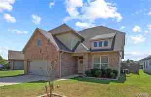 featured image of 1325 Maxwell Cir