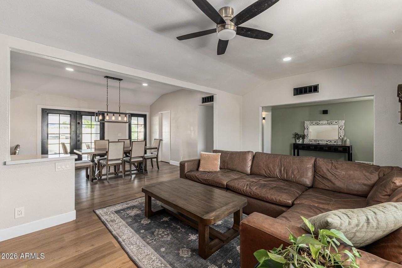 641 N Dawn Cir - Photo 3 of 28