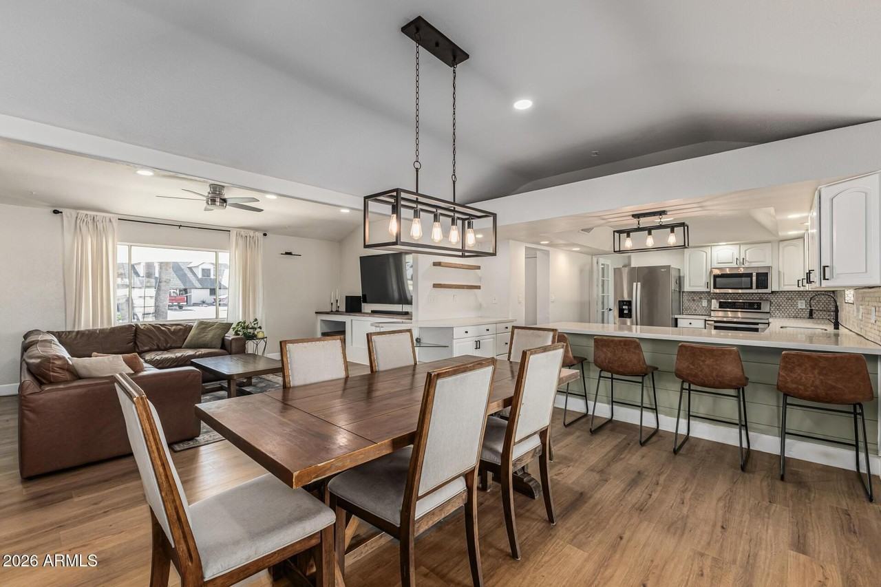 641 N Dawn Cir - Photo 5 of 28