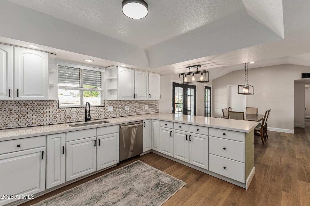 641 N Dawn Cir - Photo 7 of 28