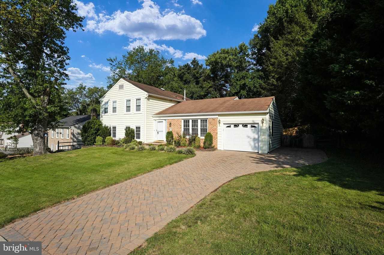 8702 Arley Dr - Photo 2 of 45