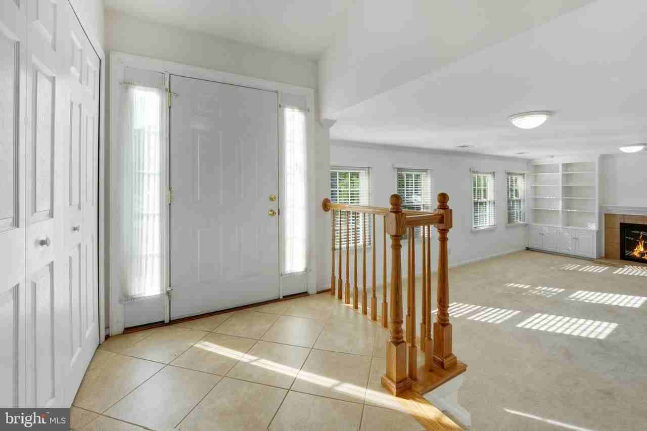 8702 Arley Dr - Photo 3 of 45