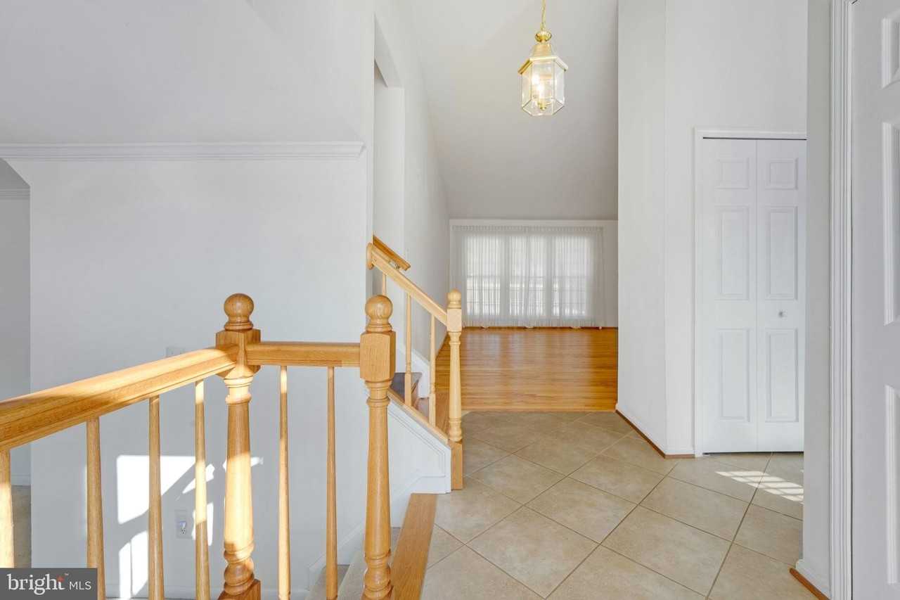 8702 Arley Dr - Photo 4 of 45