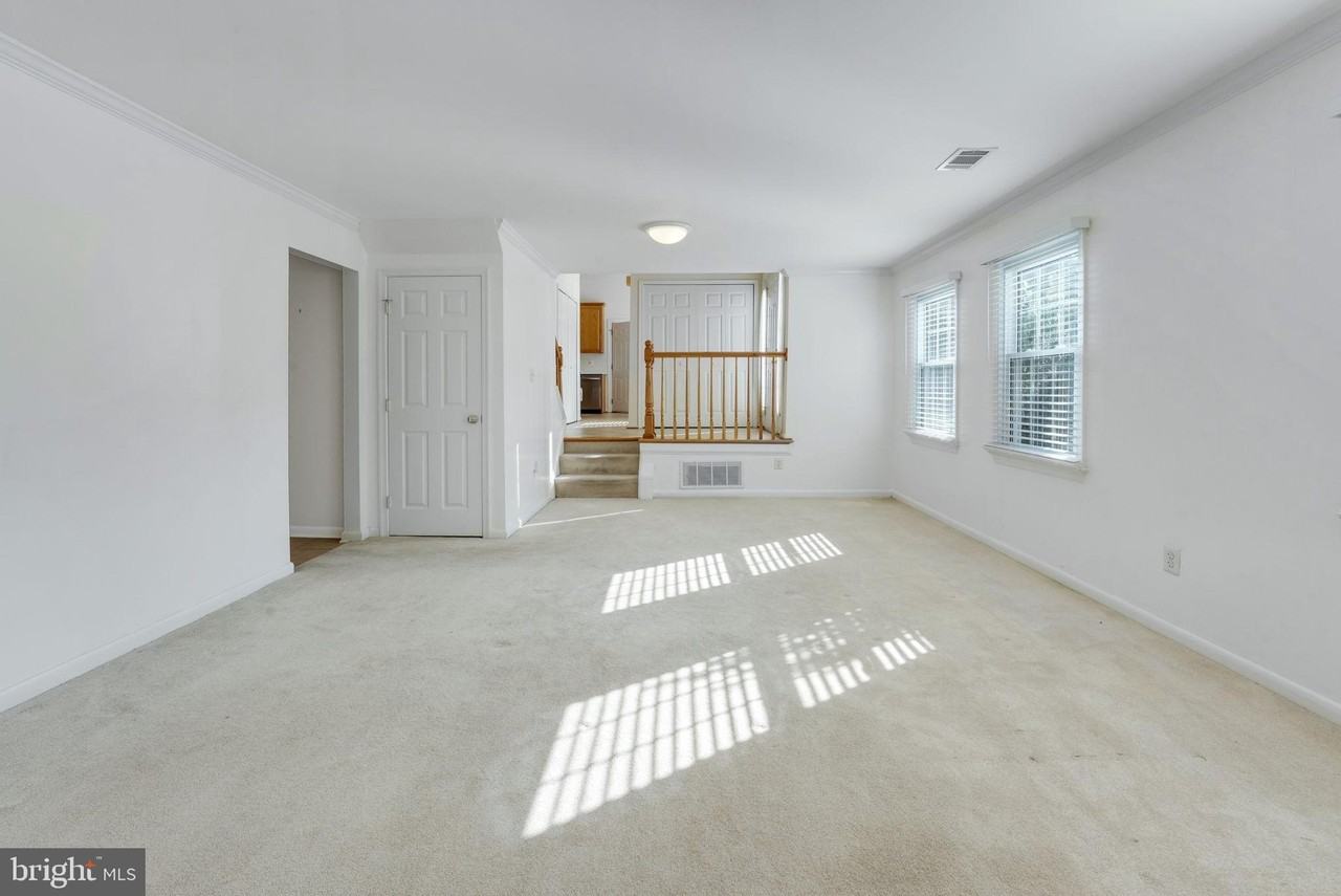 8702 Arley Dr - Photo 7 of 45