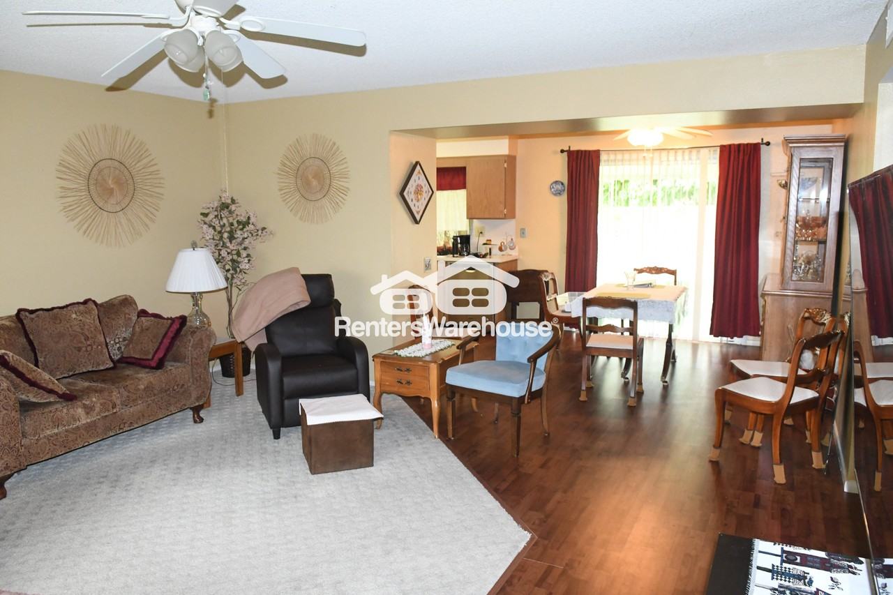 10005 W Pleasant Valley Rd - Photo 3 of 11