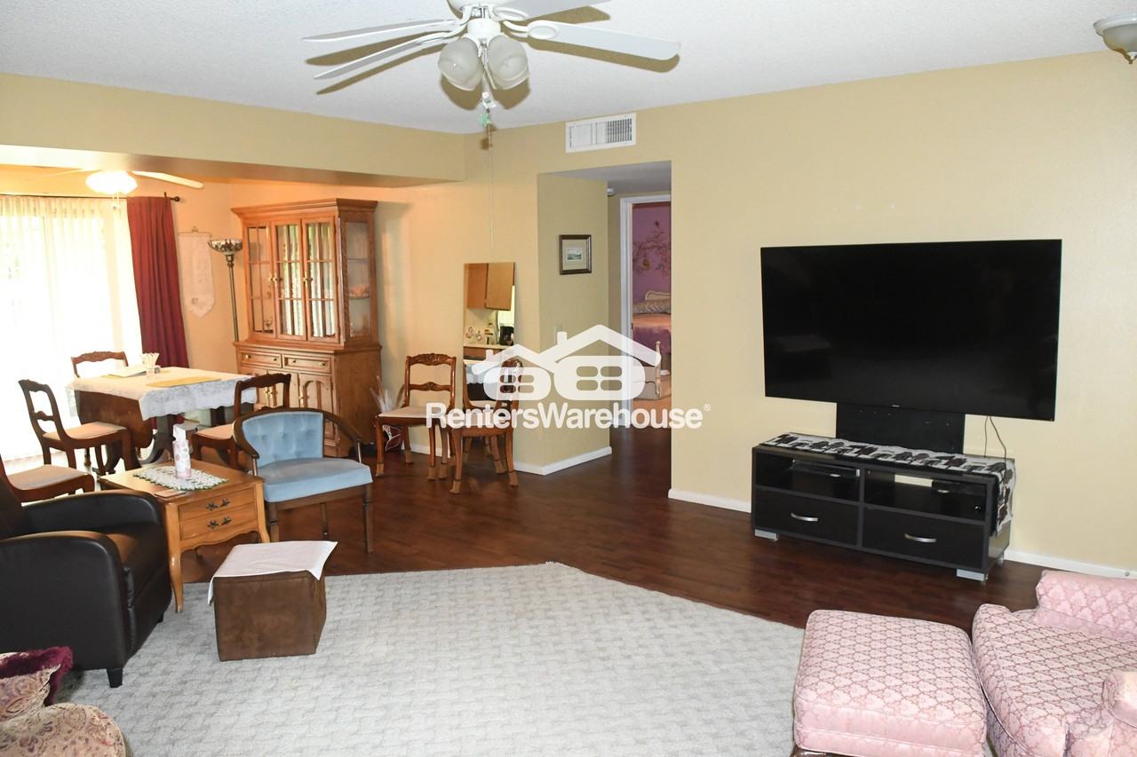 10005 W Pleasant Valley Rd - Photo 4 of 11