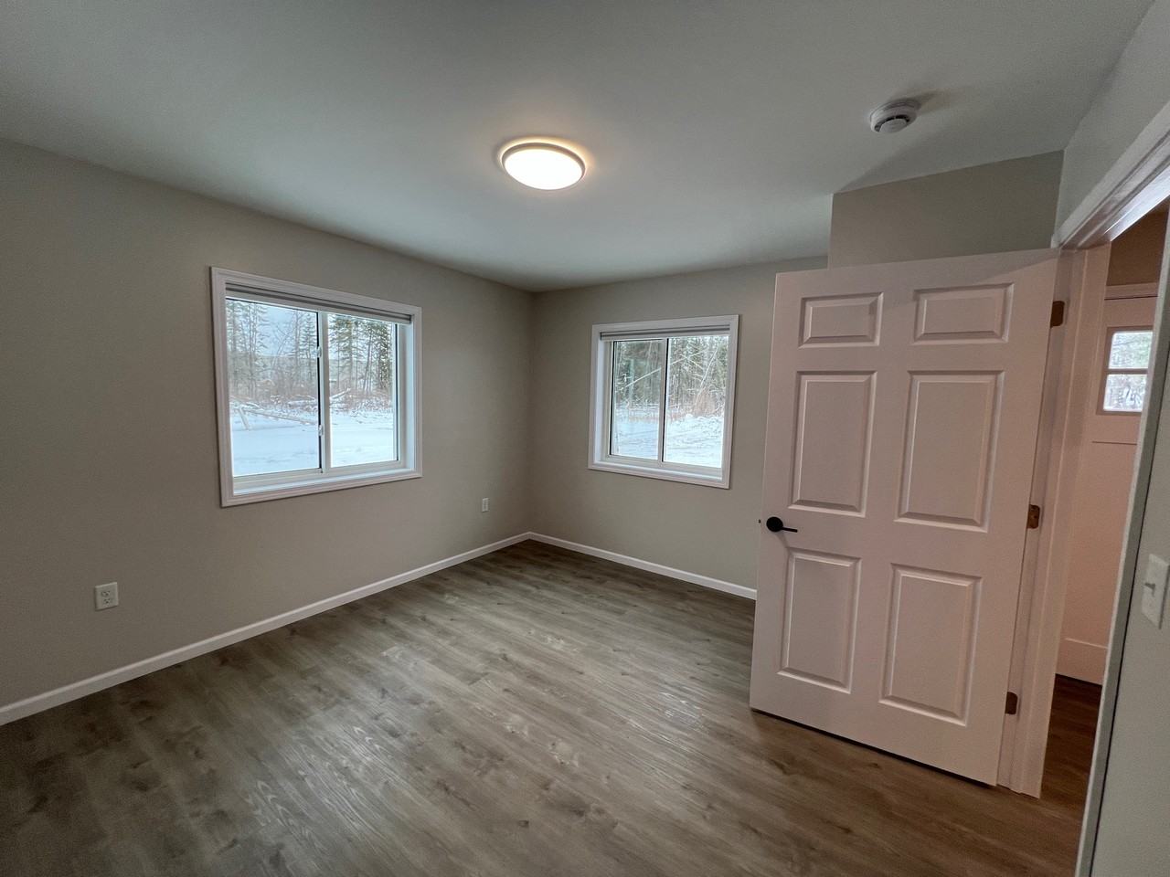 1112 Arctic St - Photo 3 of 8