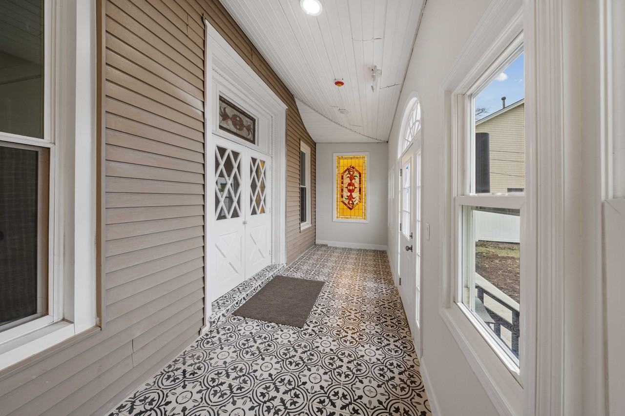 1044 Woodland Ave #1 - Photo 3 of 26