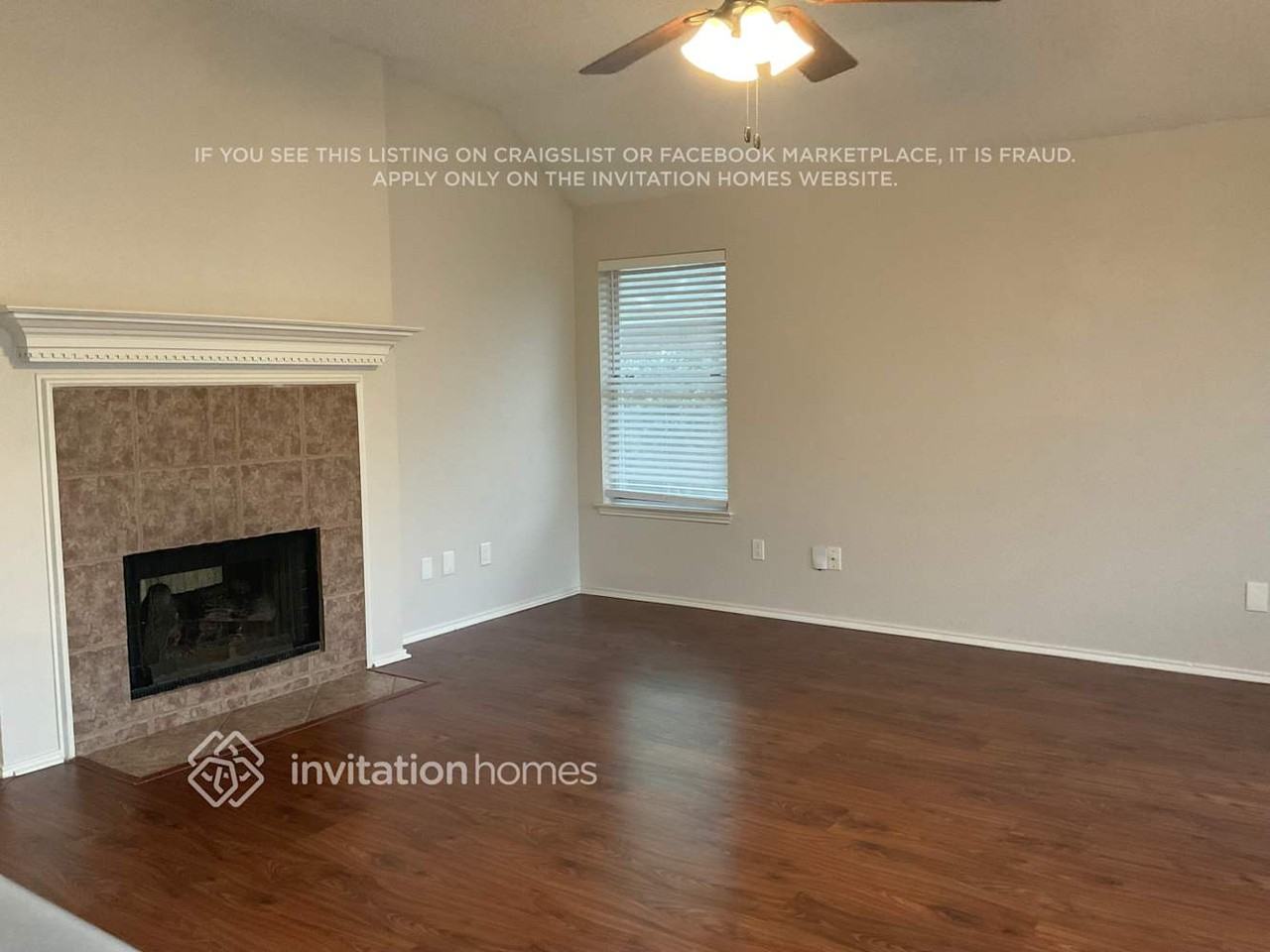 1405 Country Ln - Photo 3 of 16