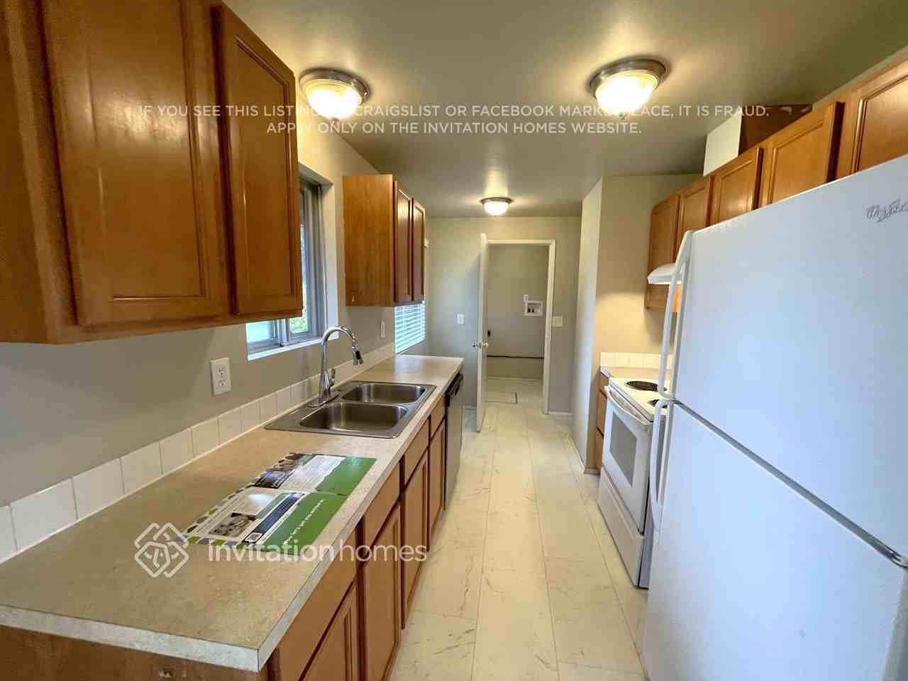 3307 S 251st Pl - Photo 3 of 9