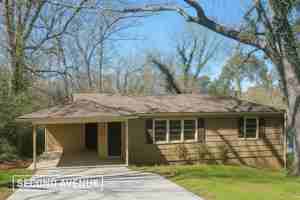 featured image of 9844 Greenlee Rd