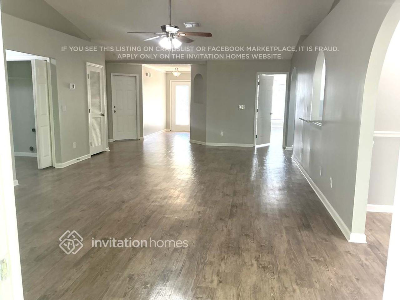 11774 Mountain Ash Rd E - Photo 5 of 17