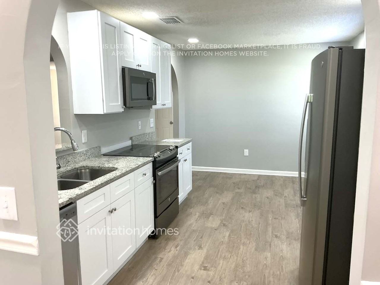 11774 Mountain Ash Rd E - Photo 6 of 17