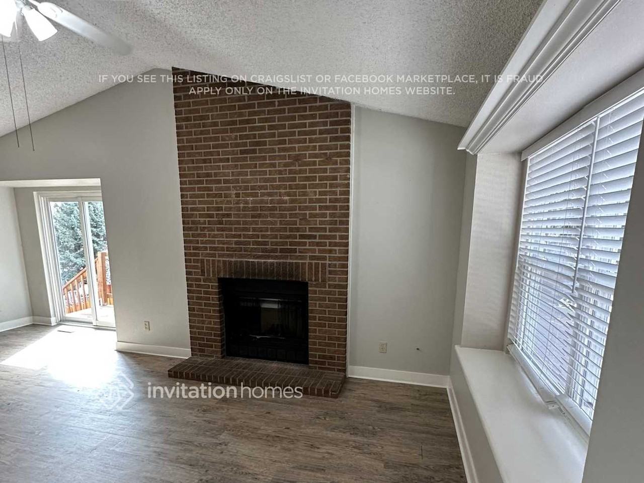 4554 S Richfield St - Photo 4 of 31