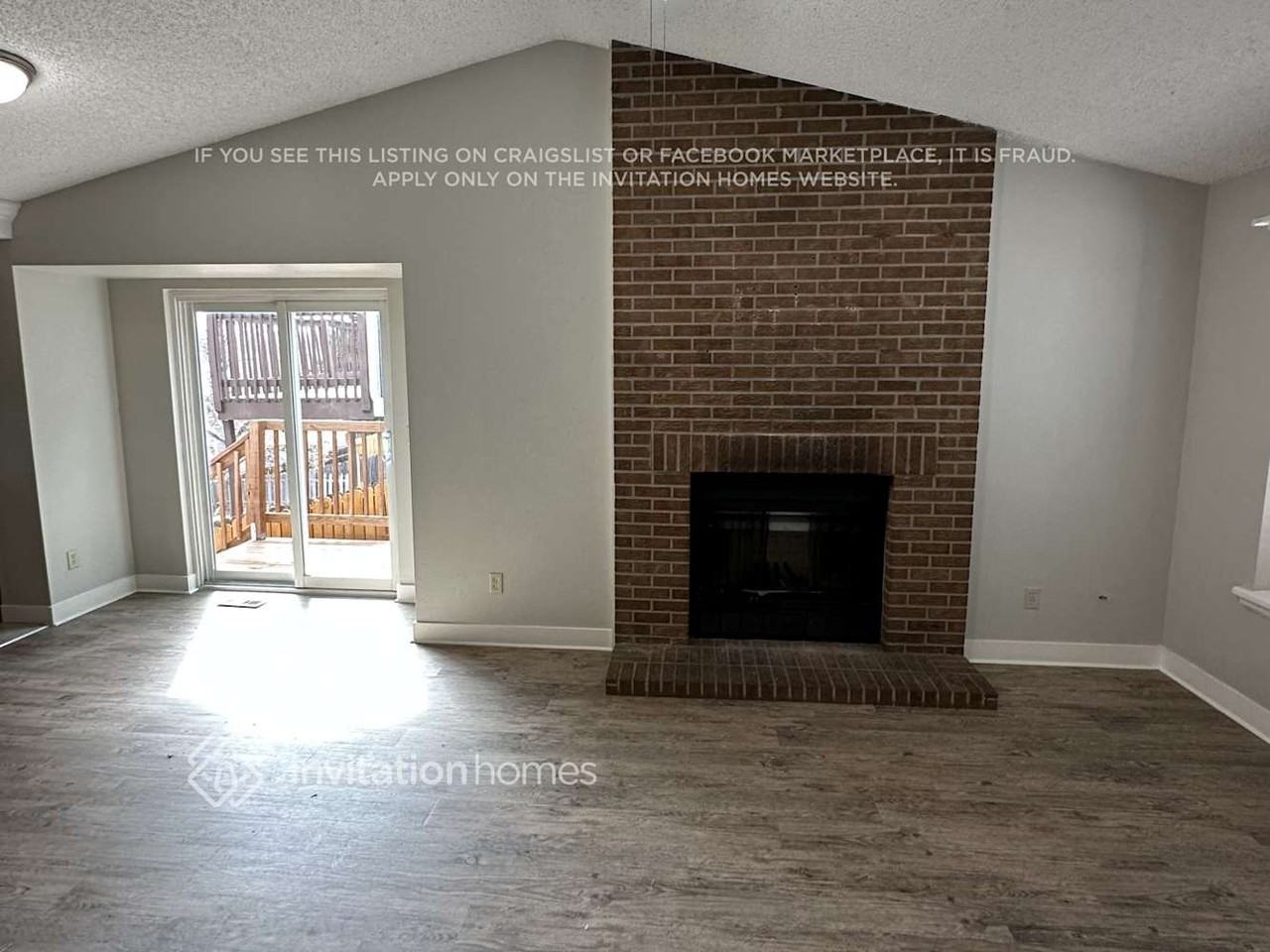 4554 S Richfield St - Photo 5 of 31