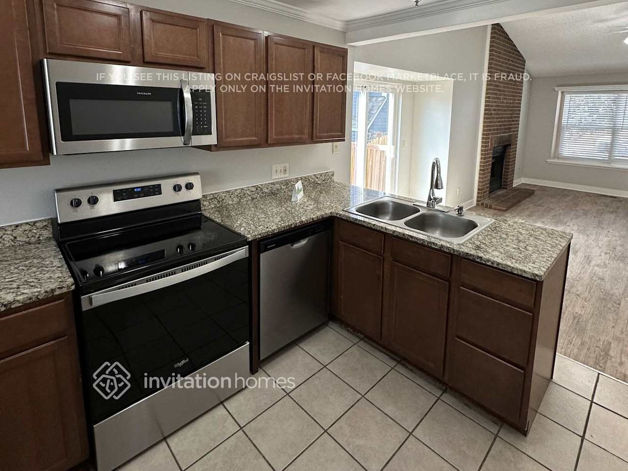 4554 S Richfield St - Photo 7 of 31