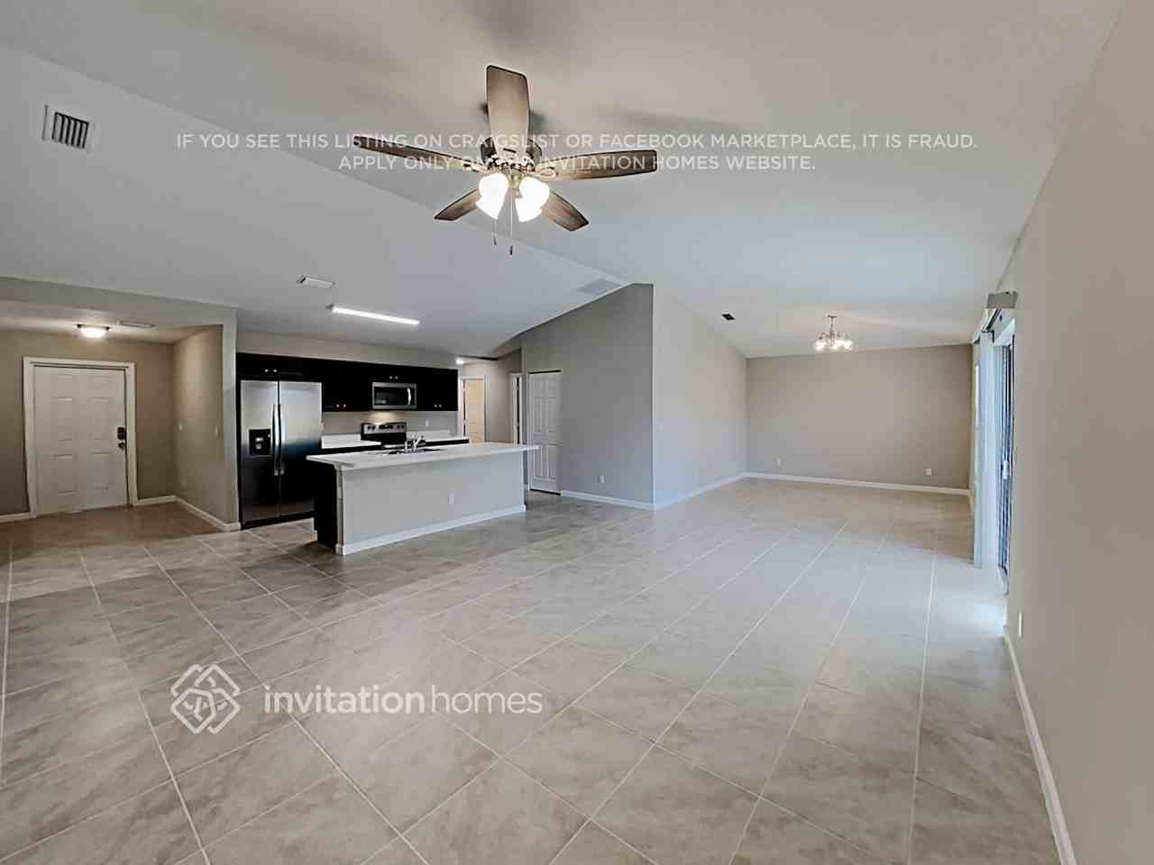 225 Sw Grove Ave - Photo 4 of 20