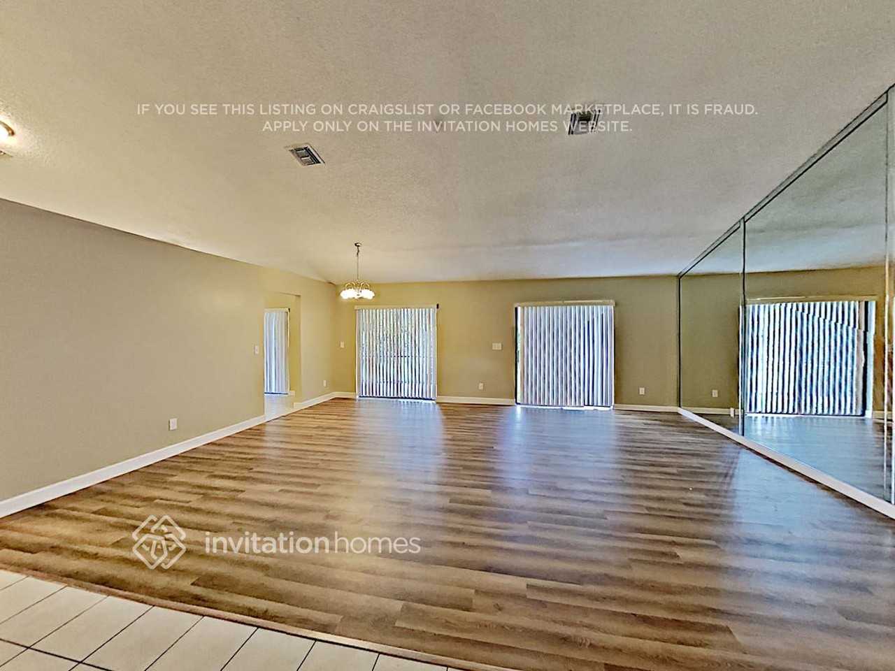 8315 Nw 80th St - Photo 3 of 13