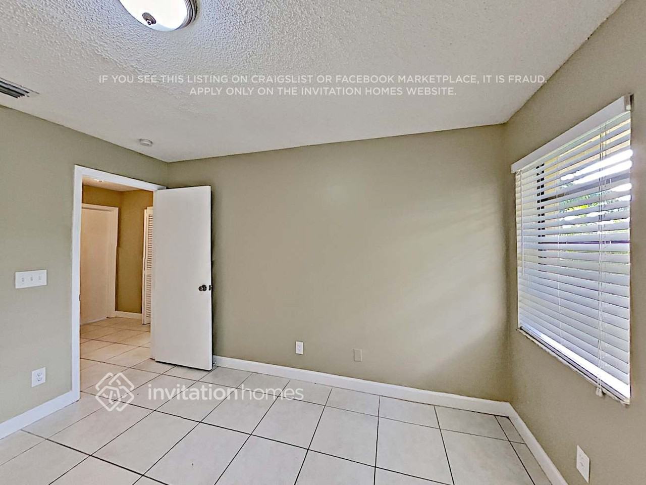 8315 Nw 80th St - Photo 6 of 13