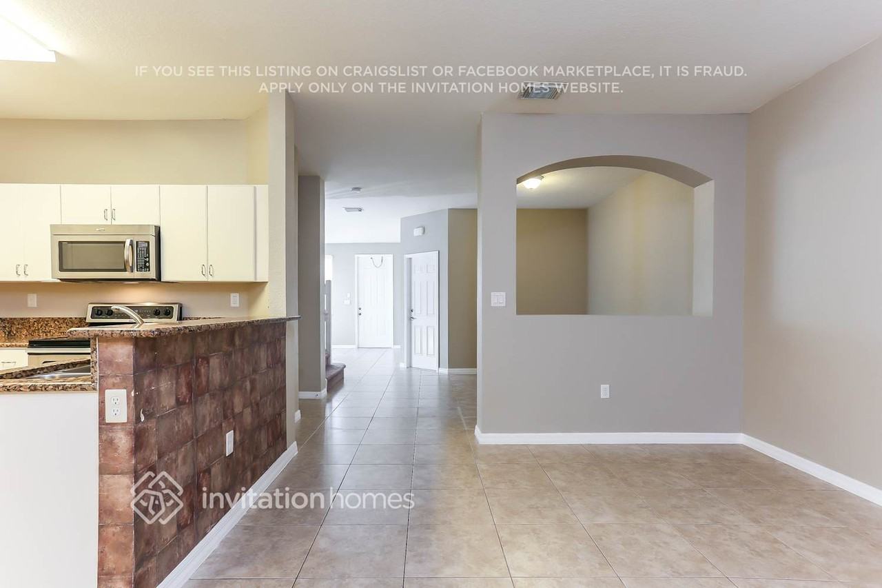 11883 Sw 152nd Ct - Photo 4 of 19