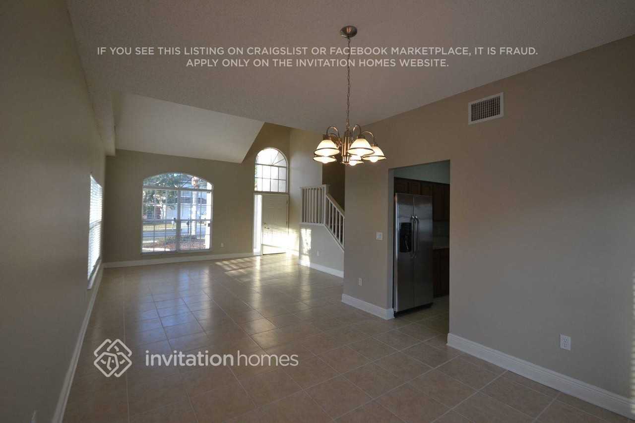 11224 Moonvalley Way - Photo 3 of 18