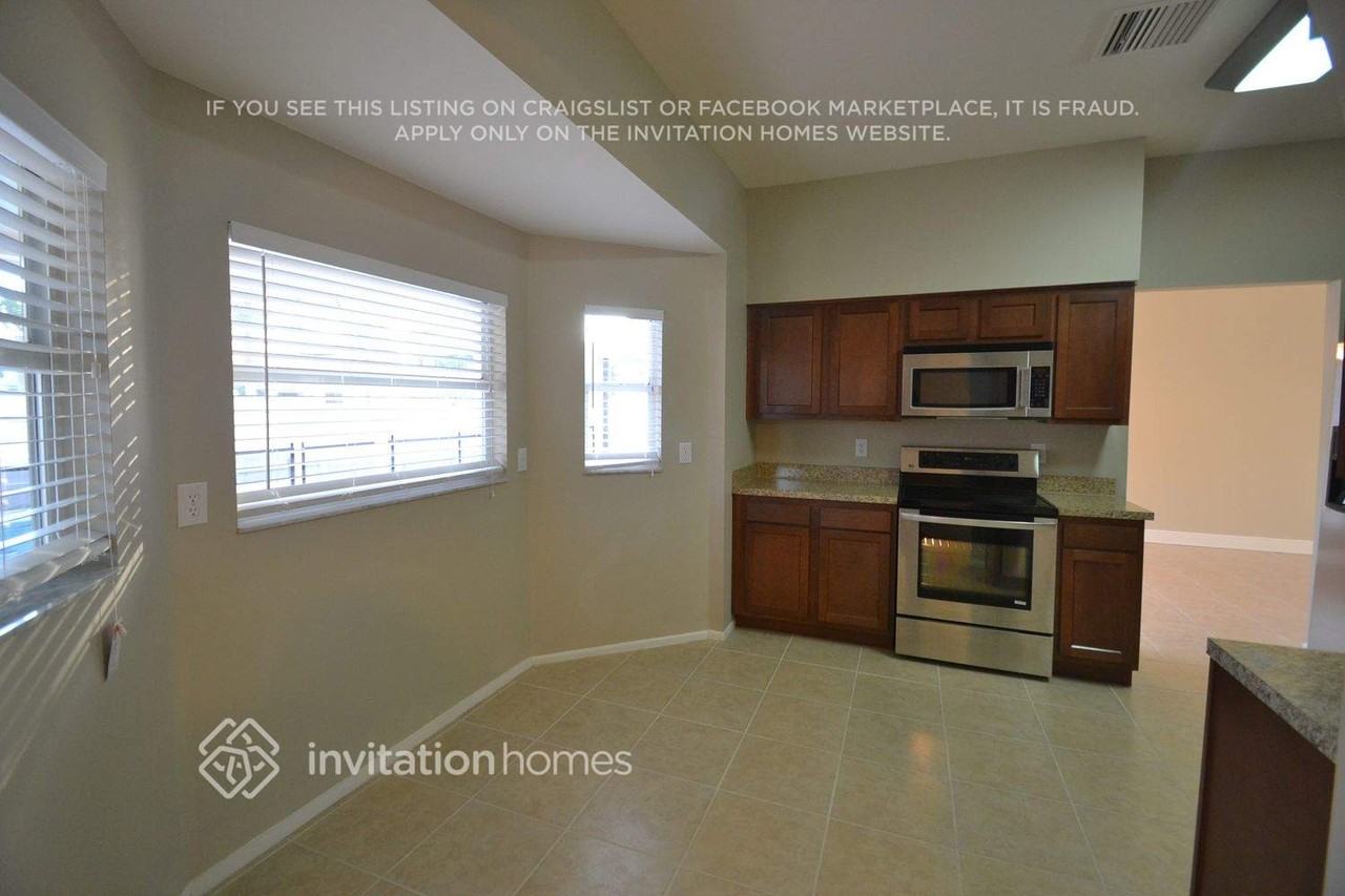 11224 Moonvalley Way - Photo 4 of 18