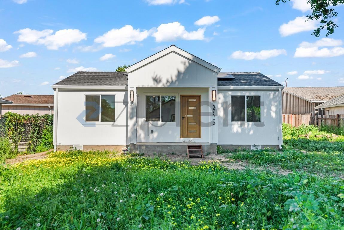 374 S 21st St #2 - Photo 2 of 22