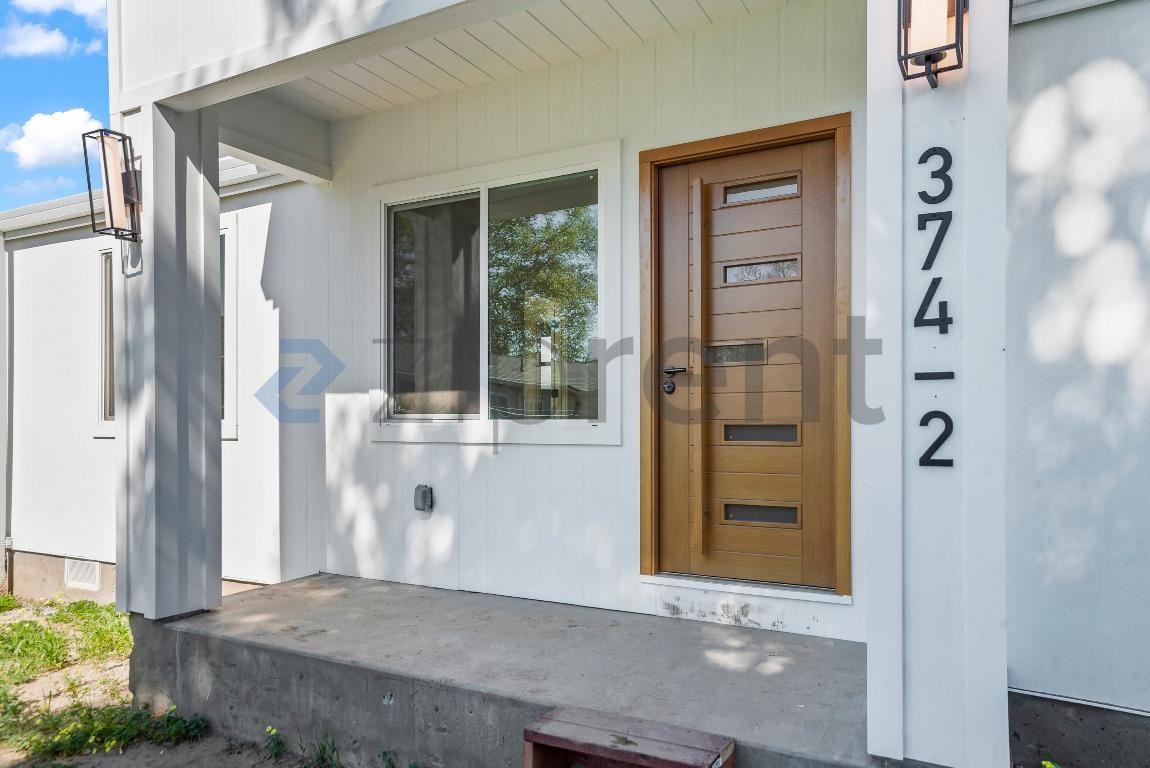 374 S 21st St #2 - Photo 4 of 22