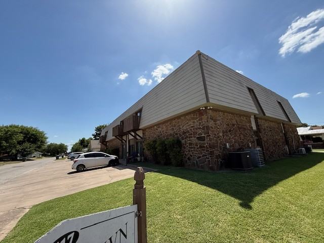 Jamestown Apartments 9 #1 - Photo 2 of 19