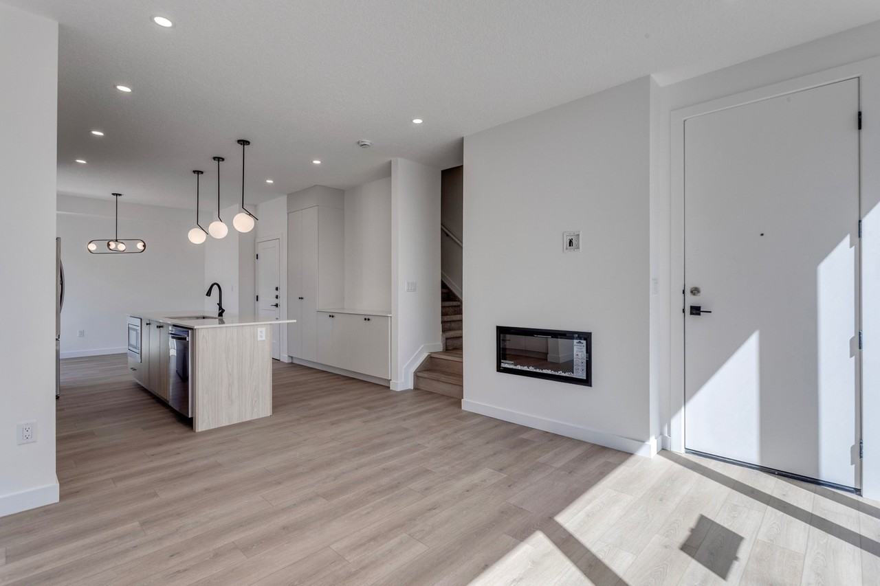 Glenora 4 Plex - Photo 2 of 39