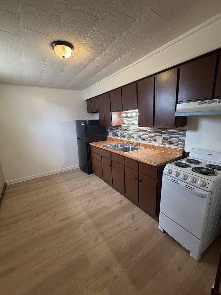 91 W 5th St #1 - Photo 4 of 5