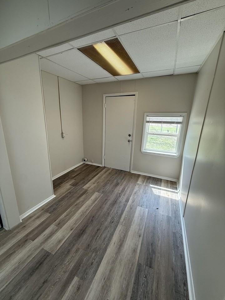 118 4th Ave Nw #1 - Photo 4 of 7