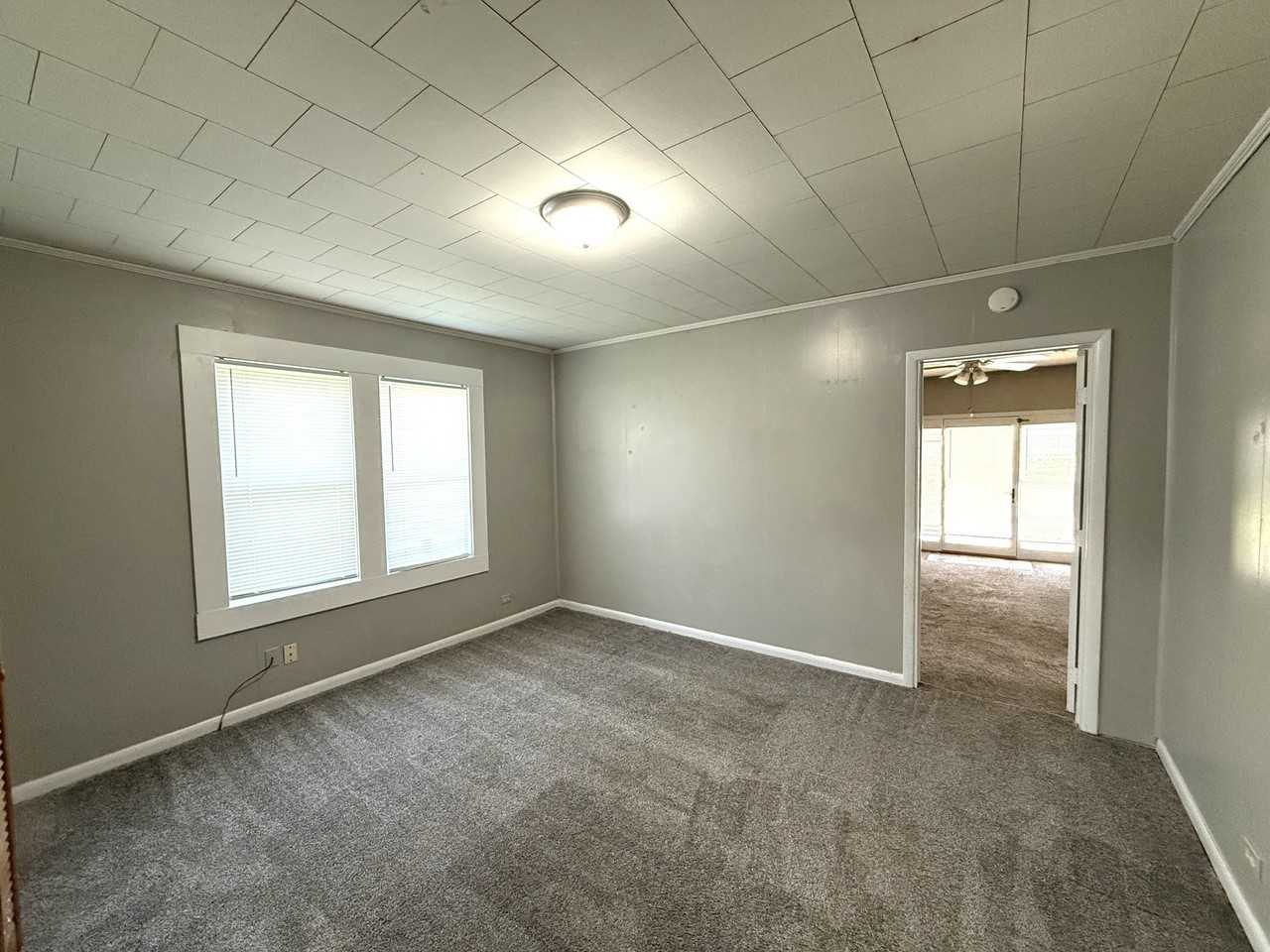 226 12th Ave Nw #1 - Photo 4 of 9